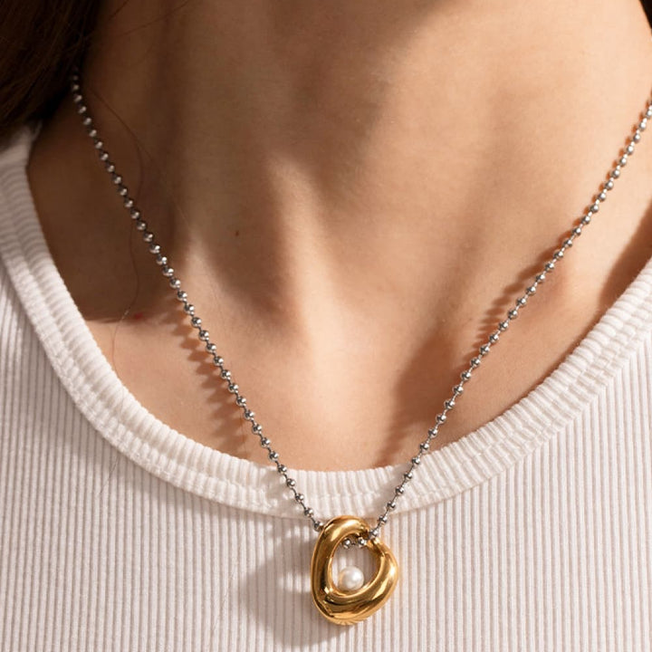 18K Gold-Plated Synthetic Pearl Peandant Necklace